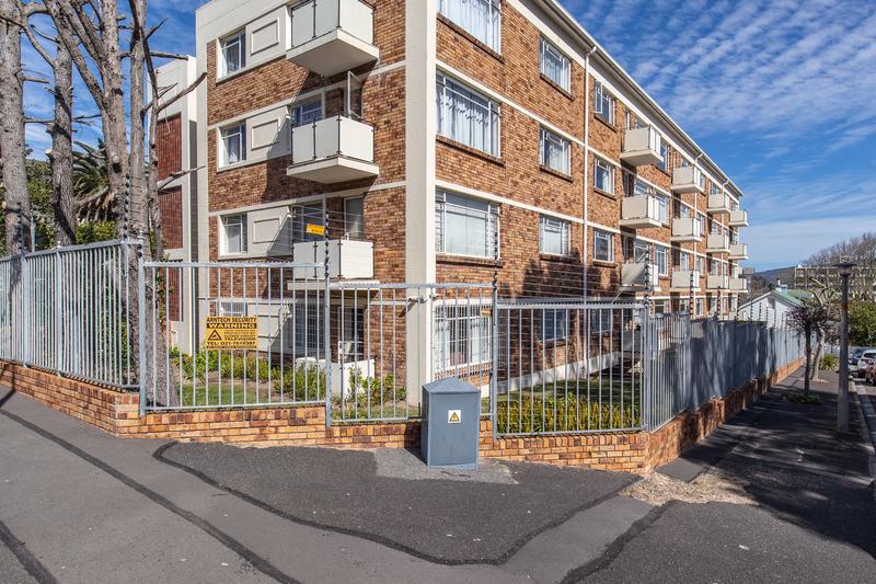 To Let 2 Bedroom Property for Rent in Wynberg Upper Western Cape
